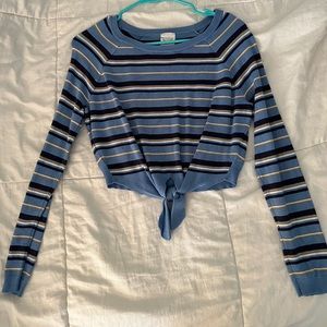 Long sleeve striped crop top